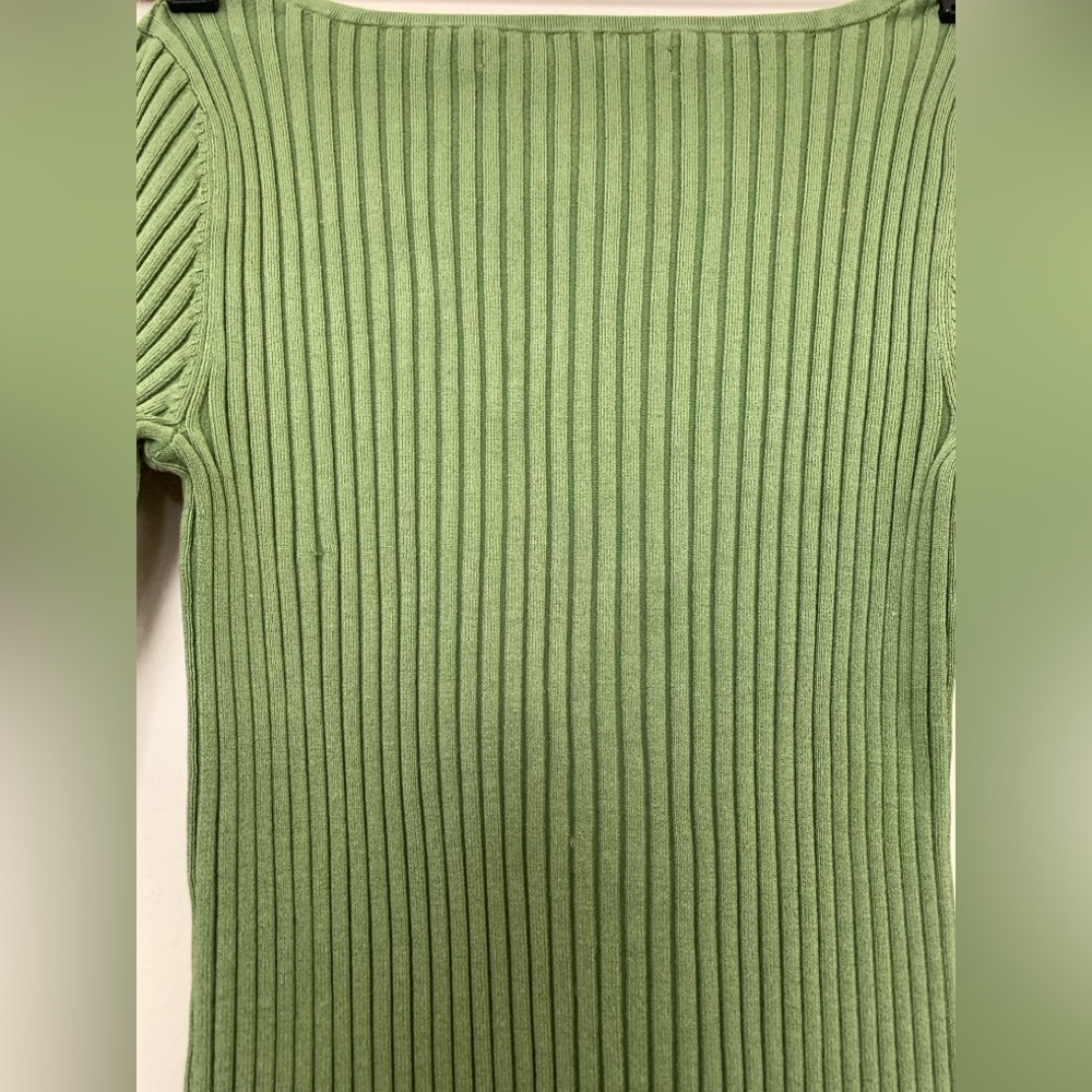 Long Sleeve Green Ribbed Top - Picture 10 of 16